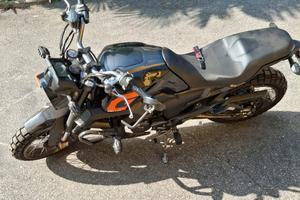 Zontes gk 125 + portamoto e mantenitore di carica 