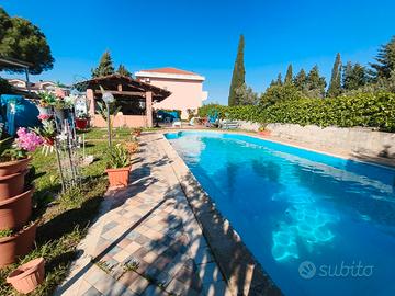 Catanzaro lido villa a schiera con piscina