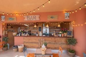 Locale bar/ristorazione con terrazza vista mare