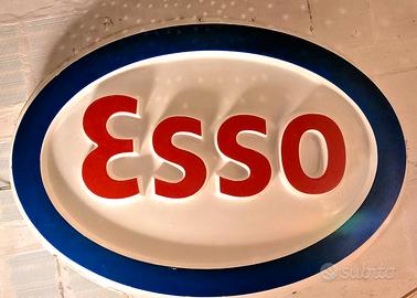 Grande insegna luminosa Esso