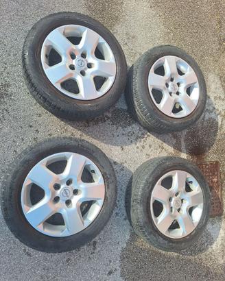 Cerchi in ferro e gomme termiche Opel Meriva-Astra