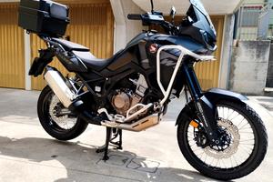 Africa twin 1100/2023 garanzia passaggio  incluso.