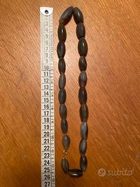 Collana con perle ovali di agata