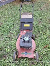 Tosaerba con motore 4 tempi