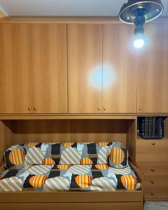 Armadio a ponte con divano letto misure: 252x264