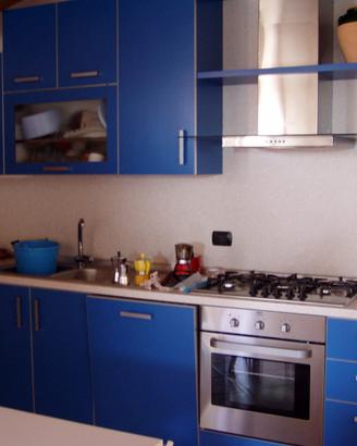 CUCINA modulare già smontata e imballata