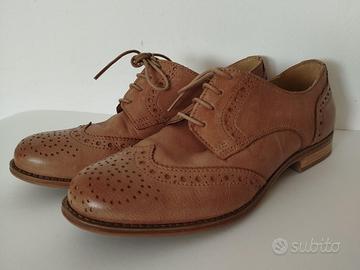 Scarpe inglesine da donna Primo Piano