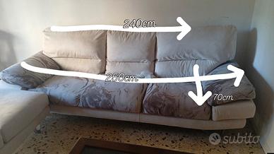 divano con puf PoltroneSofà