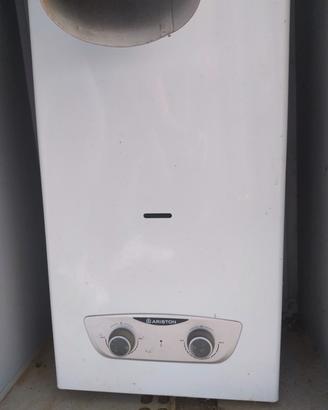 scaldino a gas Ariston.