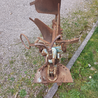 Aratro voltaorecchio per trattori Pasquali