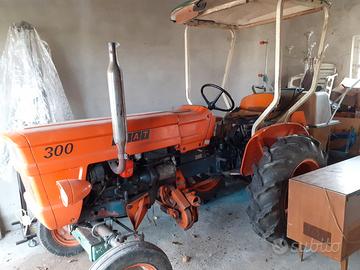 Trattore Agricolo Fiat 300 con Botte Monida Mist 3