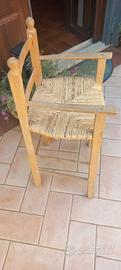 Seggiolone in legno rustico 