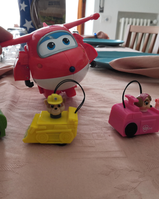 Super wings e paw patrols