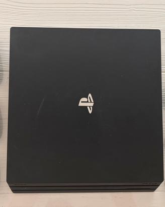 PS4 Pro 1TB + 3 controller + cavi