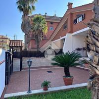 PORZIONE DI QUADRIFAMILIARE A ROMA