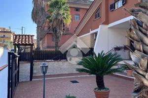 PORZIONE DI QUADRIFAMILIARE A ROMA