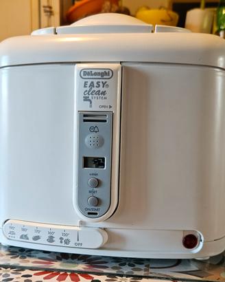 friggitrice ad olio De Longhi Easy Clean System 