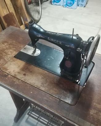Macchina per cucire Singer vintage