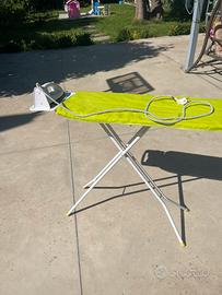 Asso da stiro con ferro da stiro