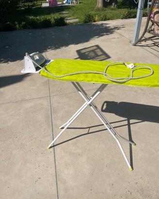 Asso da stiro con ferro da stiro