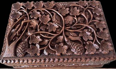 Cofanetto portagioie in noce