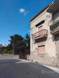 Casa indipendente con ampio giardino