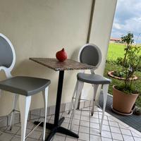 Tavolo e sedie da esterno