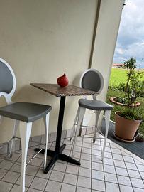 Tavolo e sedie da esterno
