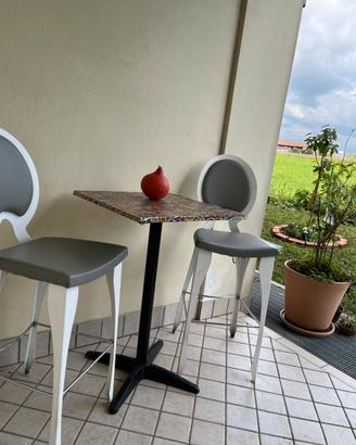 Tavolo e sedie da esterno