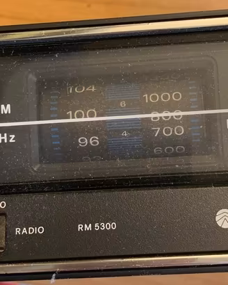 Radiosveglia vintage Sanyo RM 5300 a LED