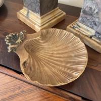 Soprammobile  d’epoca  a forma di conchiglia