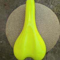 sella rivestita giallo fluo