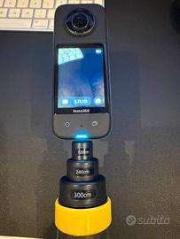 Insta360 X3 + 2 Pali + Supporto Carbonio