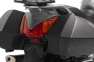 PIASTRA GIVI PER PAN EUROPEAN ST 1300