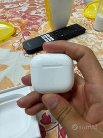Apple AirPods 4 – Originali (Acquistate presso TIM
