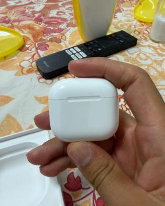 Apple AirPods 4 – Originali (Acquistate presso TIM