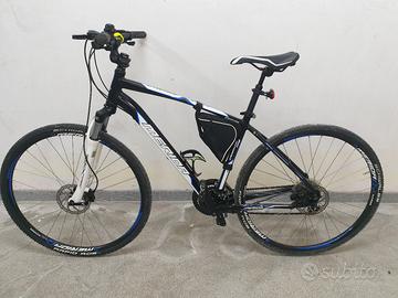 Bicicletta  ibrida  Merida