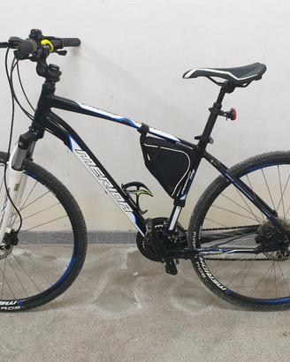 Bicicletta  ibrida  Merida