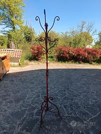 attaccapanni artigianale  in ferro battuto rosso