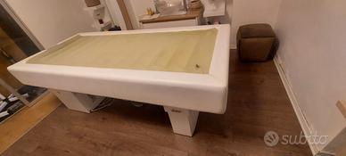 Lettino ad acqua + mobile con cassetti