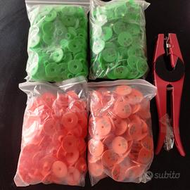 Applicatore di etichette auricolari per animali