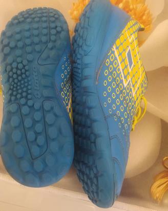 scarpe calcetto e palestra