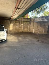 Posto Macchina in parcheggio privato