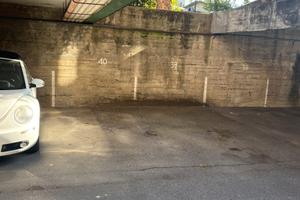 Posto Macchina in parcheggio privato