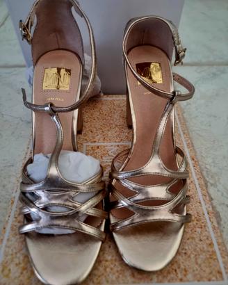 scarpe eleganti dorate