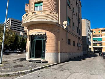 Loc. commerciale - Via Lungonera Savoia
