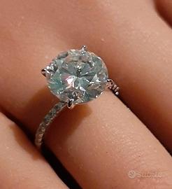 Anello Farabrys Milano.  5 carati di Moissanite!