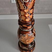 VASO DI LEGNO INTAGLIATO A MANO CON DECORAZIONI
