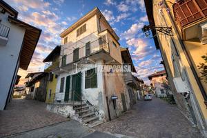 CASA INDIPENDENTE NEL CUORE DI CAVAGLIA'