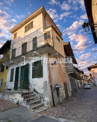 CASA INDIPENDENTE NEL CUORE DI CAVAGLIA'
